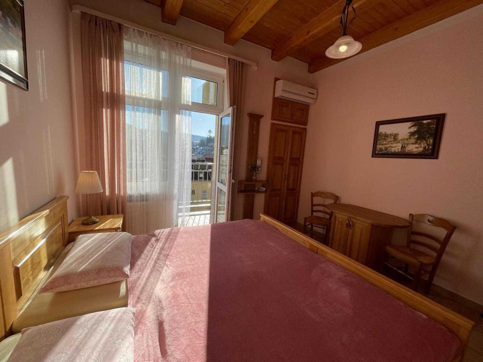 Appartment Centrum Karlovy Vary Luaran gambar